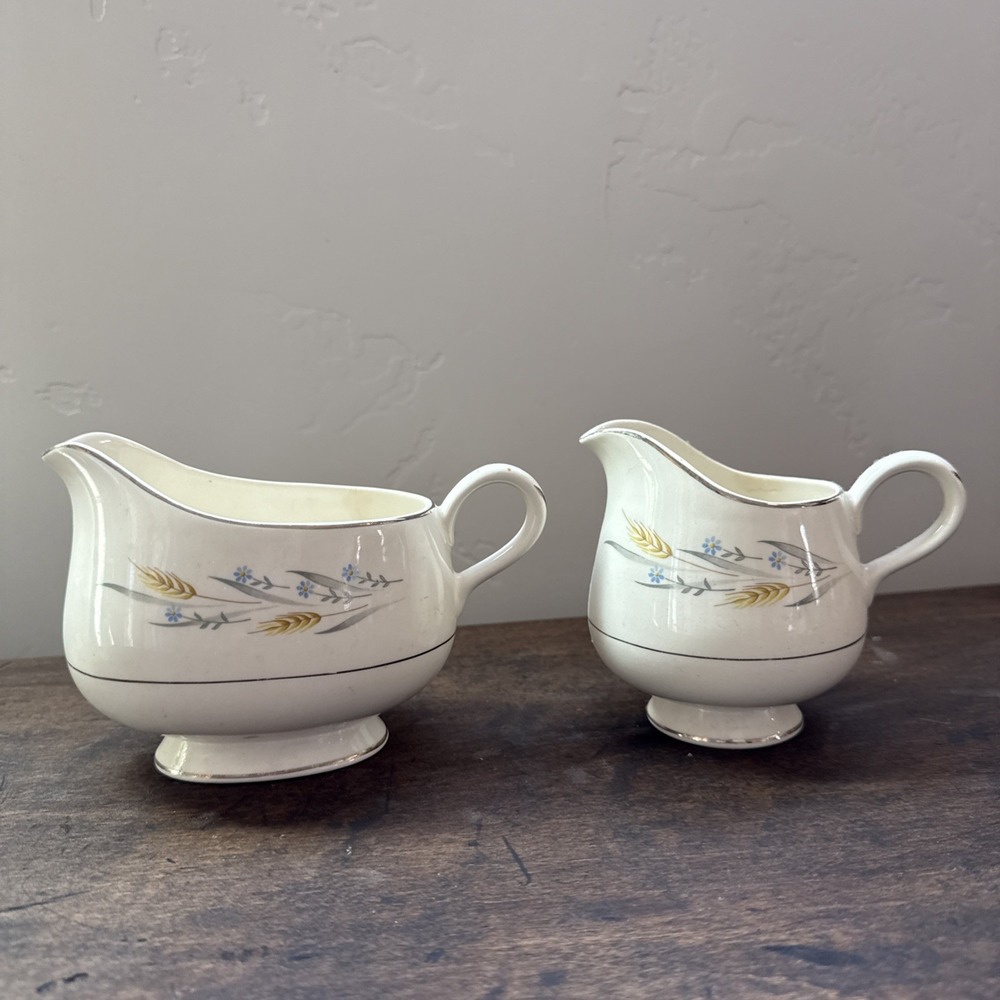 Vintage Homer Laughlin Cavalier Eggshell SOMERSET Wheat China Creamer Gravy Boat